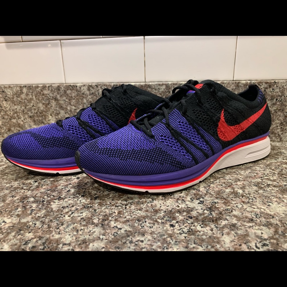 Nike - Picture 4 of 8